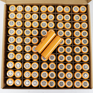 3.7v 5000mah 리튬이온 배터리 충전식 21700 리튬 이온 원통형 배터리 셀 플래시라이트용 - Product Image 3