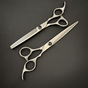 Tijeras Curvas Mate de 7 Pulgadas de Acero Inoxidable para Peluquería Canina YT, Acabado Negro Piedra Preciosa de 7 Pulgadas - Product Image 5