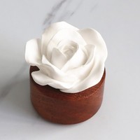 Diffuseur d'huiles essentielles en porcelaine fait main sur base en bois, parfum d'ambiance pour la maison, en plâtre céramique parfumé, en forme de fleur