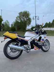 Moto d'occasion Hercules <span class=keywords><strong>CBR</strong></span> 250RR MC19 Phase Quatre cylindres Refroidi par eau <span class=keywords><strong>250cc</strong></span> Vitesse maximale 150 km/h - Product Image 6