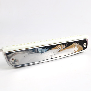 <span class=keywords><strong>Harmonica</strong></span> <span class=keywords><strong>chromatique</strong></span> argentée TREMOLO à 24 trous en Do, exportation à bas <span class=keywords><strong>prix</strong></span>, <span class=keywords><strong>harmonica</strong></span> pour débutants - Product Image 2