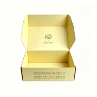 Boîte cadeau en carton ondulé avec logo personnalisé imprimé, revêtement UV, doublure en éponge, emballage en carton écologique et recyclable