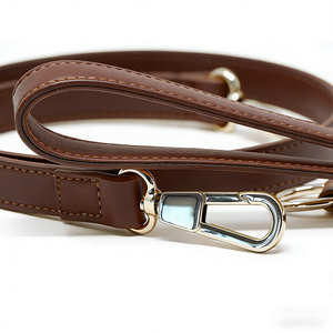 Laisse pour chien en cuir tendance, accessoires pour animaux de compagnie en marque blanche OEM pour marques haut de gamme - Product Image 3