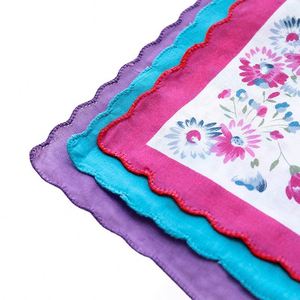 Mouchoirs à bords festonnés pour femmes et jeunes filles, en pur coton, imprimé floral rustique, vente en gros - Product Image 1