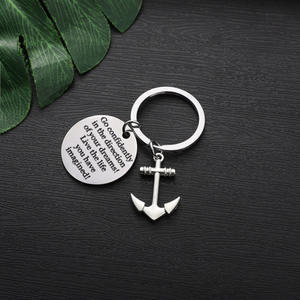 Cadeaux de remise des diplômes Citations inspirantes Allez en toute confiance dans la direction de vos rêves Boussole porte-clés de remise des diplômes en acier inoxydable - Product Image 2