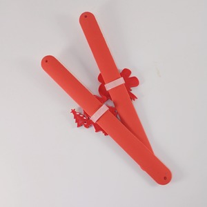 Un nuevo regalo de fiesta barato exquisito de moda de dibujos animados lindo hecho de pulsera de material de silicona - Product Image 2