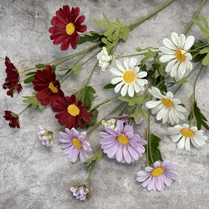 Fleurs Artificielles Marguerites à 6 Têtes en Soie pour Décoration de Mariage, Maison, Arrangement de Table et Accessoires Extérieurs - Product Image 1