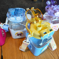Gobelet carré en plastique moderne, écologique et durable, avec paille, motif dessin animé mignon, design portable avec sangle, pour enfants, idéal comme cadeau