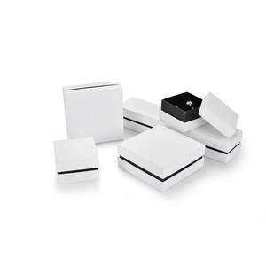 Boîte à bijoux en papier, luxe, petite, pour cadeau, emballage personnalisable selon les besoins - Product Image 1