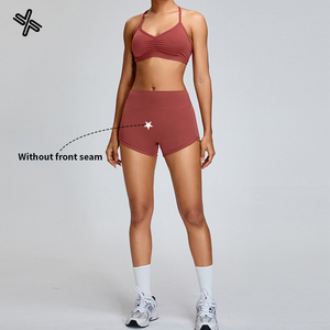 ملابس رياضية نسائية بالجملة، حمالة صدر رياضية متقاطعة الظهر مع شورت ضيق، ملابس لليوغا والجيم واللياقة البدنية - Product Image 4