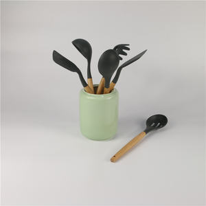 Ensemble de 6 <span class=keywords><strong>ustensiles</strong></span> de <span class=keywords><strong>cuisine</strong></span> en silicone de qualité alimentaire avec spatule et cuillère en bois - Product Image 6