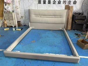 Base de Cama Moderna Tapizada en Cuero Sintético, Diseño de Base de Cama con Resorte, Estructura Metálica, Color Gris - Product Image 2