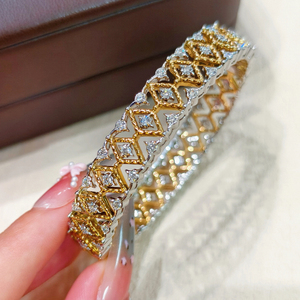 Italienische Handwerks kunst Spitze hohl 18 Karat Gold Natur diamant Armband Exquisites Geschenk - Product Image 6
