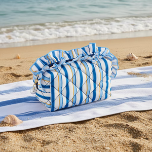 Sac de maquillage matelassé à volants rayé personnalisé, écologique, en gros, pour filles, portable, pour l'extérieur – Grande Vente - Product Image 4