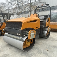 Compacteur vibrant à double tambour UCM de 4 tonnes avec engrenage hydraulique, doté d'une puissance de fouillis élevée pour l'asphalisation