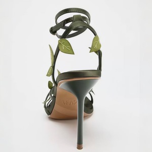 Nuove <span class=keywords><strong>Ciabatte</strong></span> <span class=keywords><strong>Donna</strong></span> Eleganti con Fiori <span class=keywords><strong>per</strong></span> Primavera Estate Inverno 2026, Sandali Sexy con Fiocco e Tacco Ultra Alto in Gomma - Product Image 4
