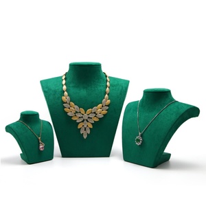 Velvet Necklace Window <b>Display</b> <b>Model</b> Elegant Pearl Necklace Jewelry Set Packaging Box - Product Image 1