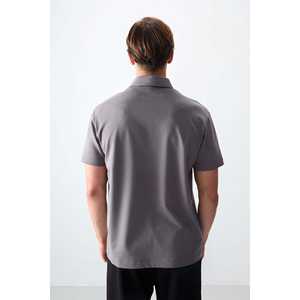 เสื้อโปโลผ้าฝ้ายสีเทาเข้มผู้ชายแขนสั้นทรงโอเวอร์ไซส์ระบายอากาศได้ดีเสื้อยืดเจอร์ซีย์แบบพื้นฐาน 88381 - Product Image 1