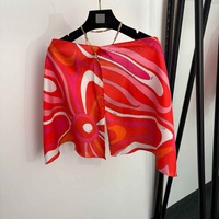 OUDINA Atasan Vest Crop Top Bergaya Baru dengan Rantai, Kerah Halter, Tanpa Punggung, Cetakan Geometris Asimetris
