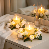 Großhandel Weißer Rosen-Kerzenkranz, Glasförmige Flammenlose LED-Kerze, Hochzeitstisch-Dekorationsset