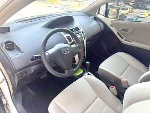 Toyota <span class=keywords><strong>Yaris</strong></span> 1.6E Glamour Edition Automatica del <span class=keywords><strong>2011</strong></span>. Auto Usata, Disponibile, Pronta per Consegna Immediata - Product Image 3