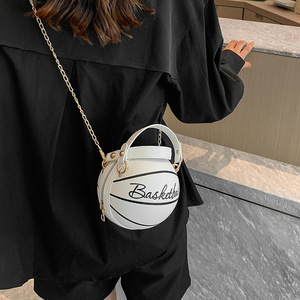 Bolsa Redonda Personalizada para Mulheres, Nova Bolsa de Ombro com Cadeado para Outono e Inverno 2025, Bolsa de Basquete e Futebol - Product Image 2