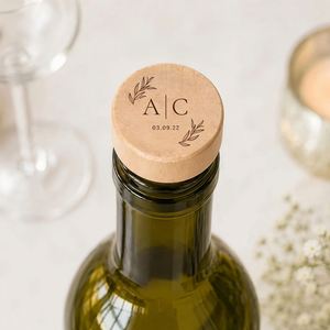 Bouchon de bouteille en bois personnalisé, bouchons de vin en bois pour cadeaux de mariage, fête prénuptiale, bouchon de bouteille en bois gravé - Product Image 5