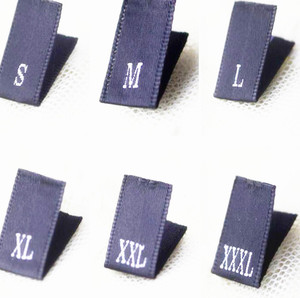 Pequeño mediano grande en <span class=keywords><strong>stock</strong></span> sin logotipo Centerfold Color negro 100% poliéster etiquetas de tamaño tejido para ropa - Product Image 1