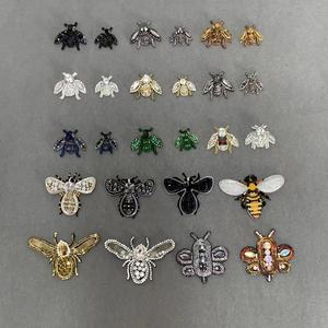 ZSY fai da te accessori per borse di abbigliamento fatti a mano 3D con perline di cristallo ape di seta indiana ricamata patch distintivo - Product Image 1