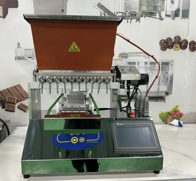 2024 LST 가장 인기있는 미니 구미 기계 구미 사탕 만드는 기계 작은 초콜릿 구미 기계 판매