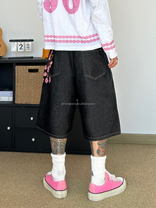 <span class=keywords><strong>Pantaloncini</strong></span> Jeans a Gamba Larga con Logo Personalizzato, Stile Carpenter, Cuciture a Contrasto, Denim Nero - Product Image 5