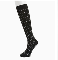 Chaussettes de compression noires et blanches à pois, chaussettes hautes pour femmes, chaussettes de sport à compression pour la course à pied, les voyages et le cyclisme