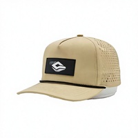 Casquette de sport personnalisée à 5 panneaux, imperméable, avec trous découpés au laser, perforée, style baseball