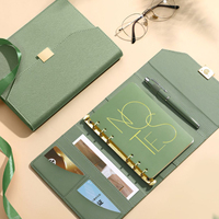 Coffret cadeau de voyage en cuir à couverture rigide pour écoliers mini A6 de poche calendrier personnalisé agenda journal carnet de notes planificateur avec stylo