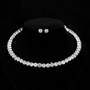 Parure de bijoux en laiton plaqué or et zircon pour femme, style classique étincelant, idéale pour fiançailles et soirées – Meilleures ventes - Product Image 4