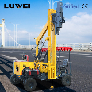 Machine de pose de garde-corps routiers à moteur haute puissance LUWEI, type roue, pour la construction de barrières de sécurité routière - Product Image 6
