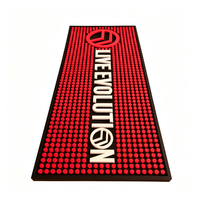 Tapis de bar tendance en PVC souple avec logo personnalisé, imperméable, antidérapant, en caoutchouc, élégant, pour décorer le comptoir de bar, les discothèques et les bars à bière.