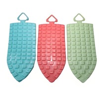 Brosse de nettoyage domestique multifonctionnelle en plastique PP pliable Lavage de chaussures de baignoire Robinet de baignoire Flexible Suspension de chaussures Baignoire