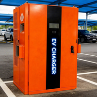 Station de recharge extérieure sur pied avec persiennes ventilées, armoire en tôle étanche, boîtier de chargeur EV orange
