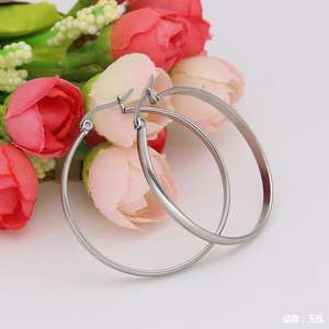 Vente en gros pas cher boucles <span class=keywords><strong>d</strong></span>'oreilles créoles plates 20/30/40/50/60mm en acier inoxydable sans <span class=keywords><strong>d</strong></span>écoloration <span class=keywords><strong>or</strong></span> <span class=keywords><strong>noir</strong></span> 3mm boucles <span class=keywords><strong>d</strong></span>'oreilles simples pour femmes - Product Image 4