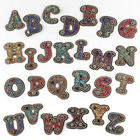 Rétro Broderie Patch Iron-On Alphabet Applique Lettre Patches Hauteur 6cm Écologique Tissu Feutre Perle Décoration pour Chapeau