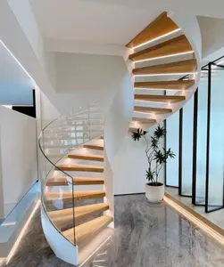Escalier courbé en acier galvanisé trempé à chaud, marches en chêne de thaïlande, escalier européen résidentiel