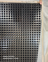 Grille en acier perforée enduite de poudre d'usine Zhenyu avec trou de 11mm pour suspendre le présentoir d'escaliers de sol anti-dérapant de plafond