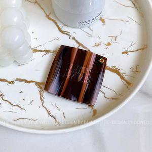 Zonyin Nuovo Design Set <span class=keywords><strong>Specchio</strong></span> e Pettine da Viaggio in Acetato con Logo Inciso, <span class=keywords><strong>Specchio</strong></span> Tascabile Retrò di Alta Gamma per Promozioni - Product Image 6