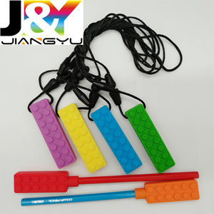 Lot de 6 colliers à mâcher en brique 4 2 crayons en silicone pour l'autisme, le TDAH, les dents mordantes, les garçons et les filles. - Product Image 2