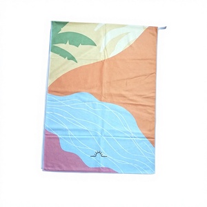 Serviettes <span class=keywords><strong>de</strong></span> <span class=keywords><strong>plage</strong></span> en microfibre en gros pour les voyages à la <span class=keywords><strong>plage</strong></span>, résistantes au sable, séchage rapide, impression personnalisée disponible - Product Image 1