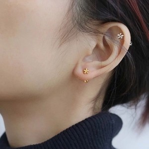 FY-ED431 925 argent Sterling Mini fleur oreille os goujons exquis haut de gamme princesse coupe pour la fête sans sommeil Niche Piercing - Product Image 5