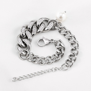 สร้อยข้อมือแฟชั่นไทเทเนียมสตีลแบบคิวบาประดับมุกและเพชรสำหรับผู้ชาย - Product Image 3