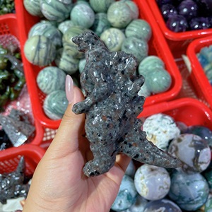 Figurine en pierre précieuse Yooperlite naturelle polie en gros, sculpture <span class=keywords><strong>de</strong></span> monstre préhistorique, créature <span class=keywords><strong>de</strong></span> type dinosaure, artisanat en <span class=keywords><strong>cristal</strong></span> - Product Image 3