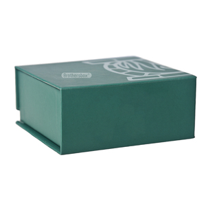 Fabrication d'emballages rigides pour soins de la peau avec logo personnalisé, boîte à fermeture magnétique recyclable avec insert en mousse - Product Image 2